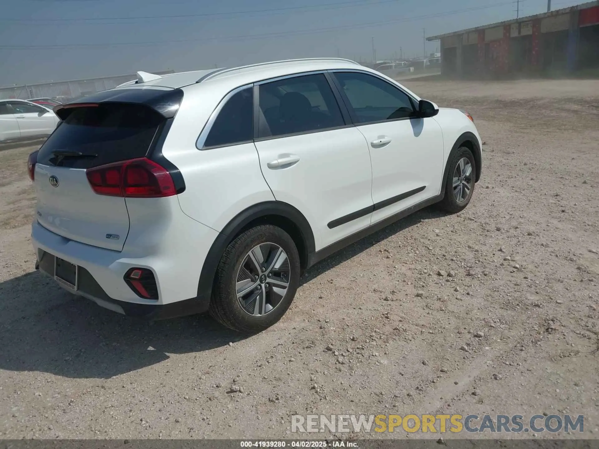 4 fotografías del automóvil dañado KNDCB3LCXL5400184 KIA NIRO 2020