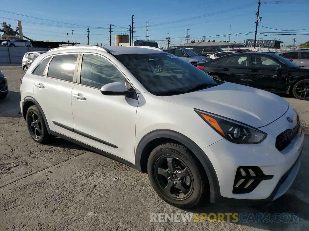 4 fotografías del automóvil dañado KNDCB3LCXL5423481 KIA NIRO 2020