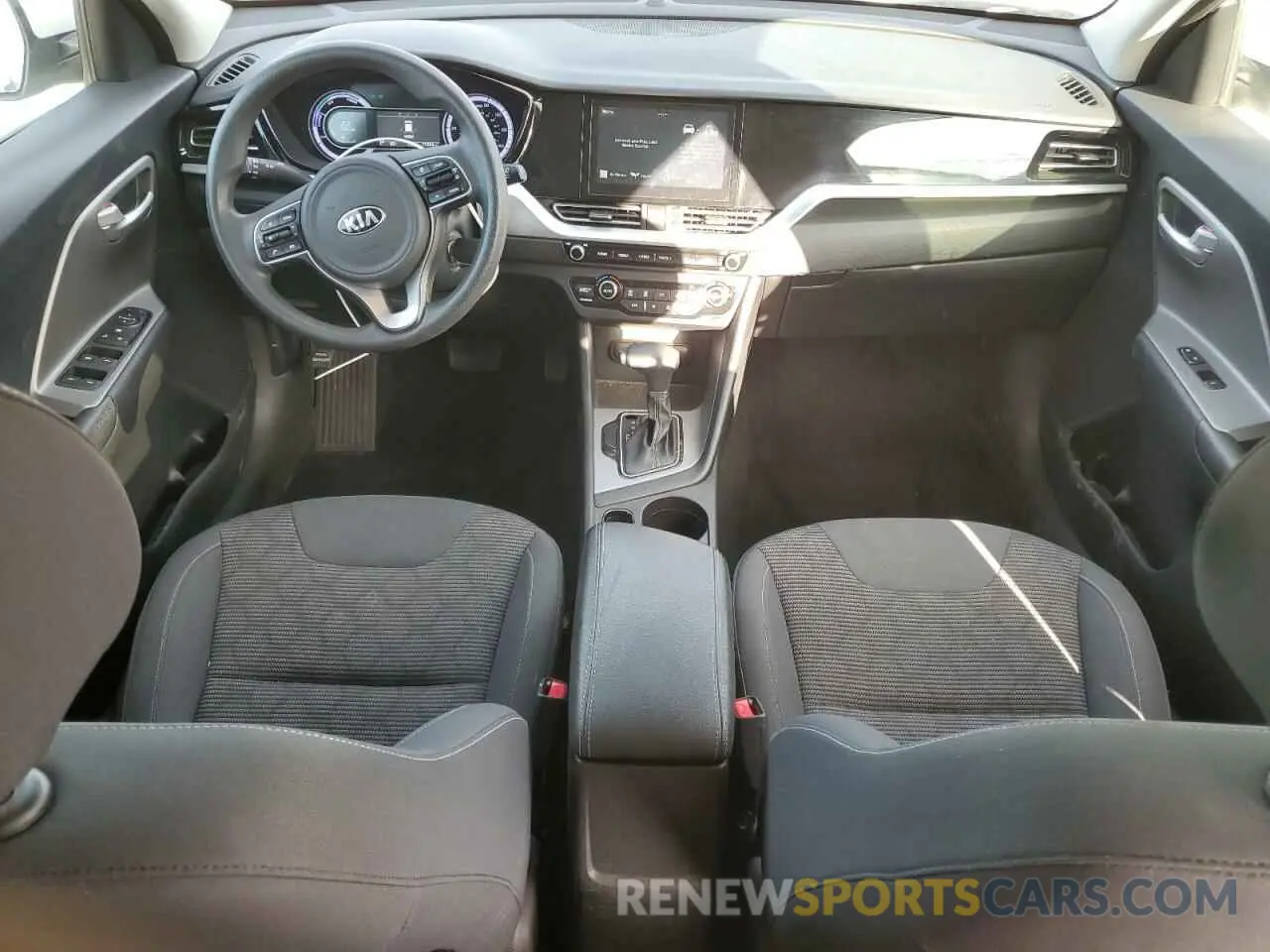 8 fotografías del automóvil dañado KNDCB3LCXL5423481 KIA NIRO 2020