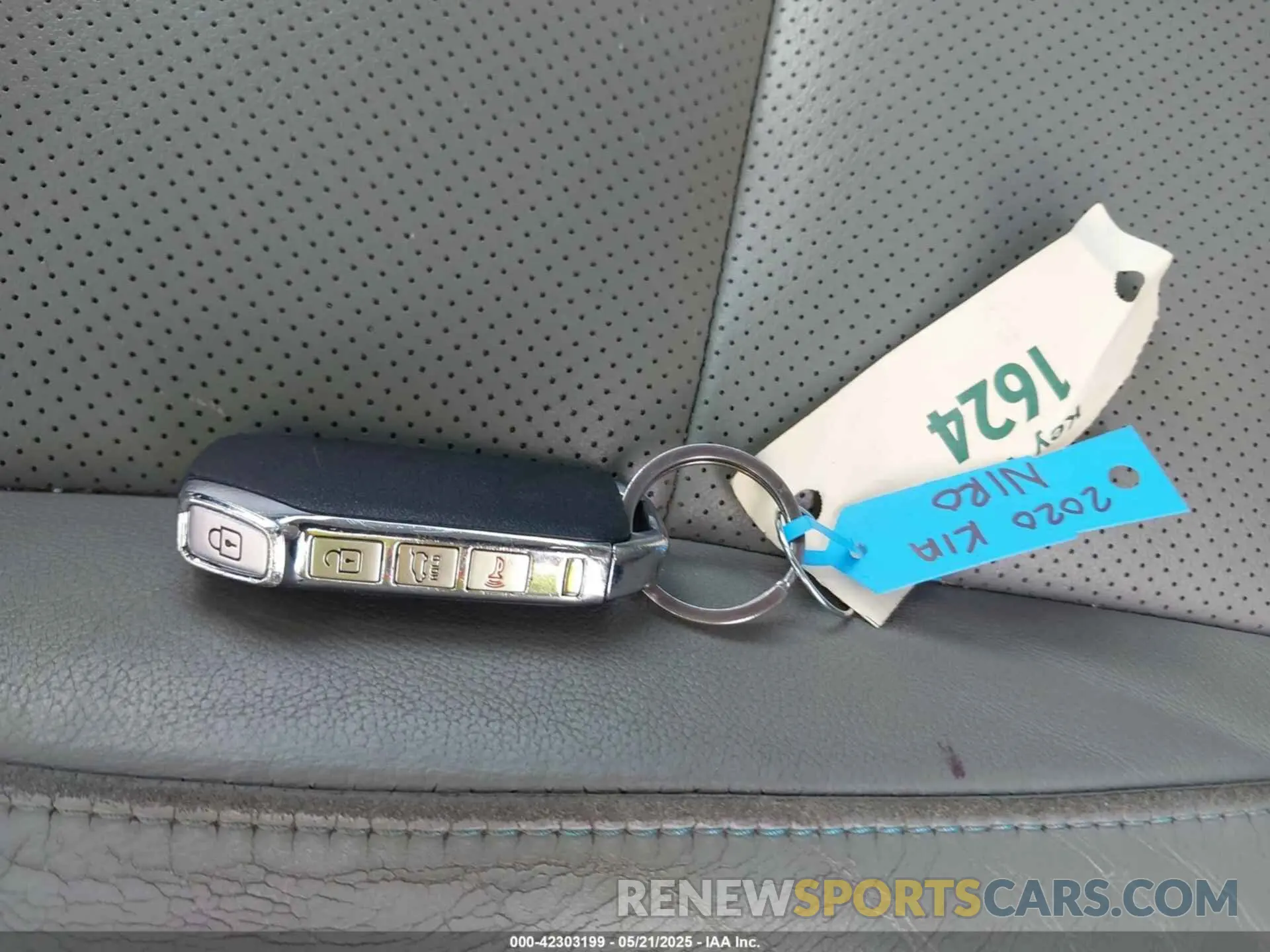 11 fotografías del automóvil dañado KNDCC3LC1L5394630 KIA NIRO 2020