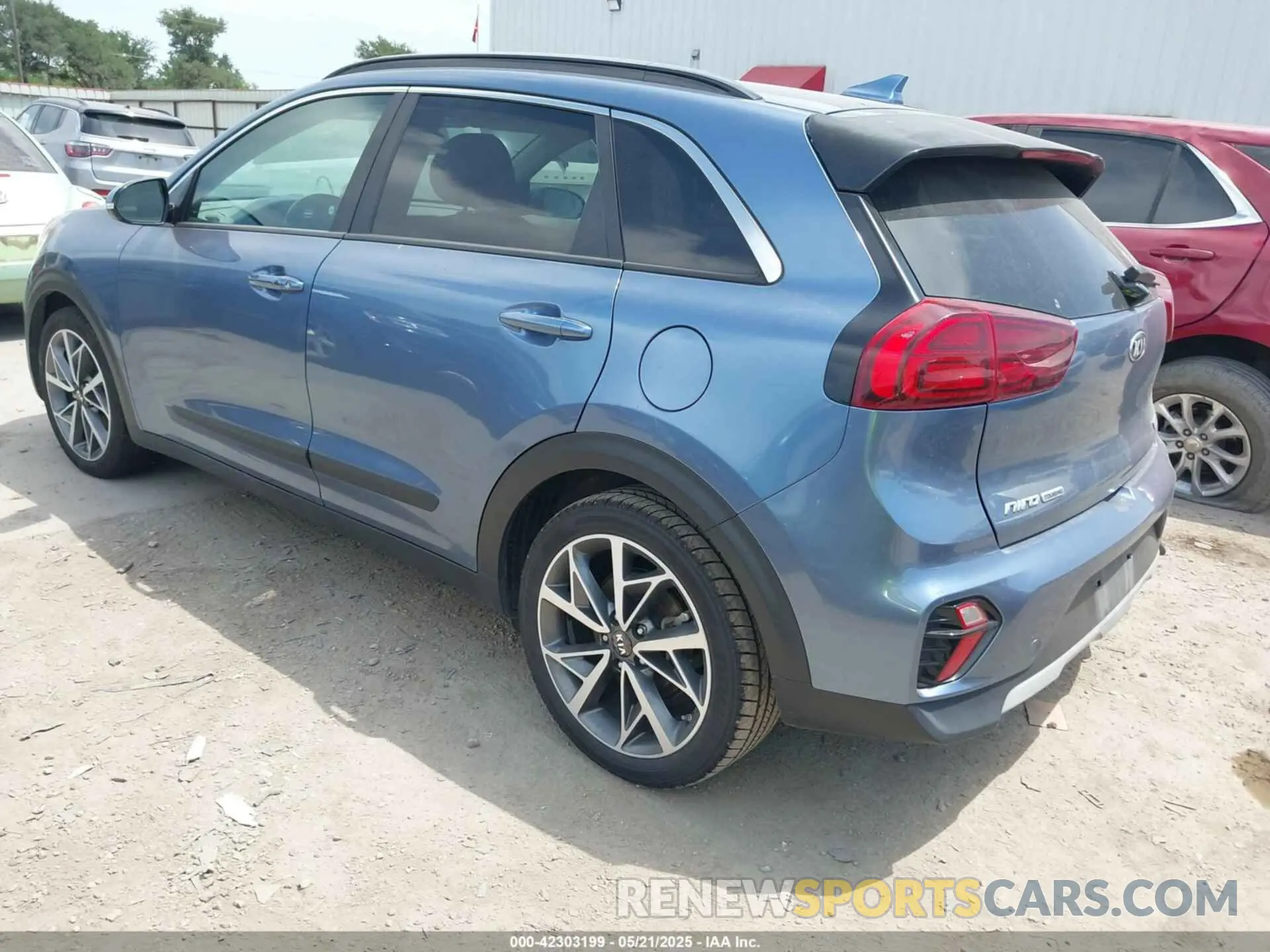 3 fotografías del automóvil dañado KNDCC3LC1L5394630 KIA NIRO 2020