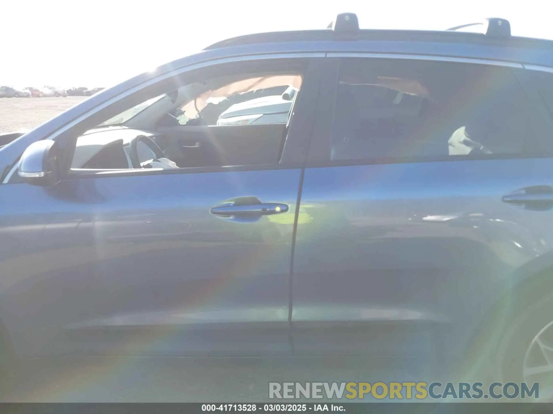 14 fotografías del automóvil dañado KNDCC3LC5L5421702 KIA NIRO 2020