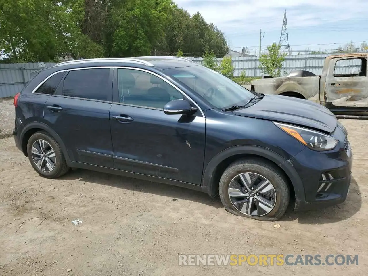 4 fotografías del automóvil dañado KNDCC3LC7L5428571 KIA NIRO 2020