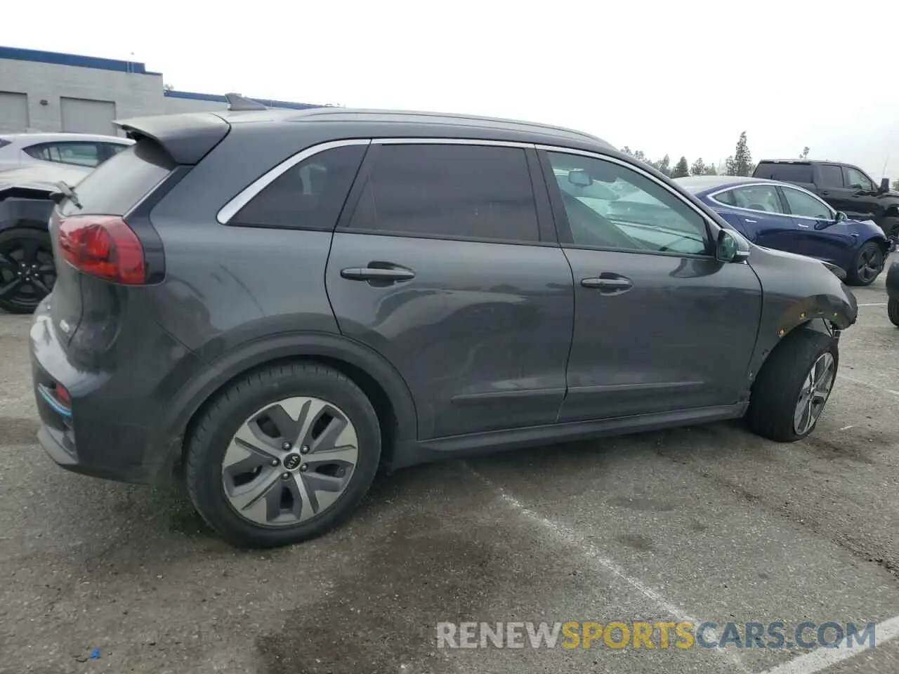 3 fotografías del automóvil dañado KNDCC3LG7L5080726 KIA NIRO 2020