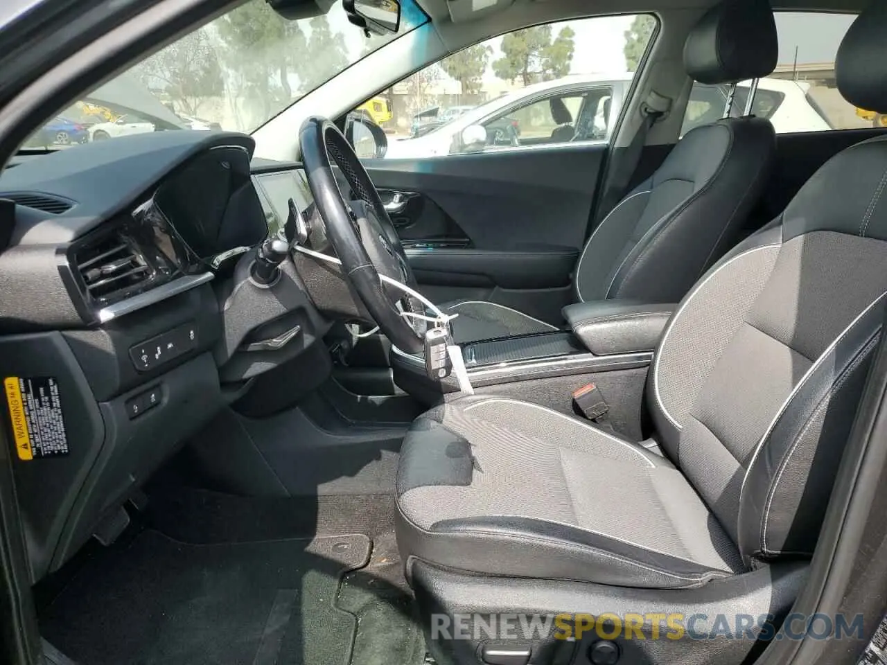 7 fotografías del automóvil dañado KNDCC3LG7L5080726 KIA NIRO 2020