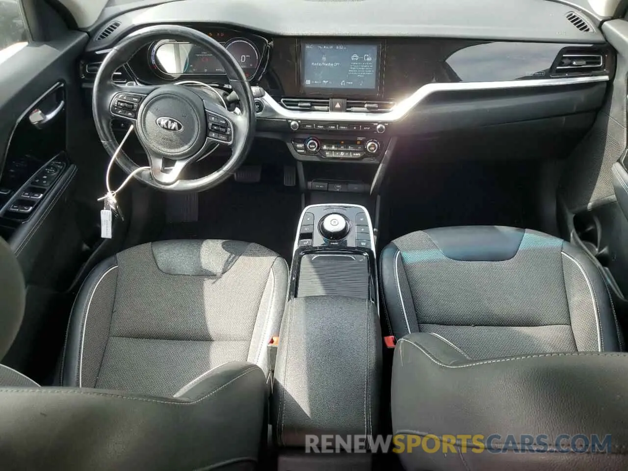 8 fotografías del automóvil dañado KNDCC3LG7L5080726 KIA NIRO 2020