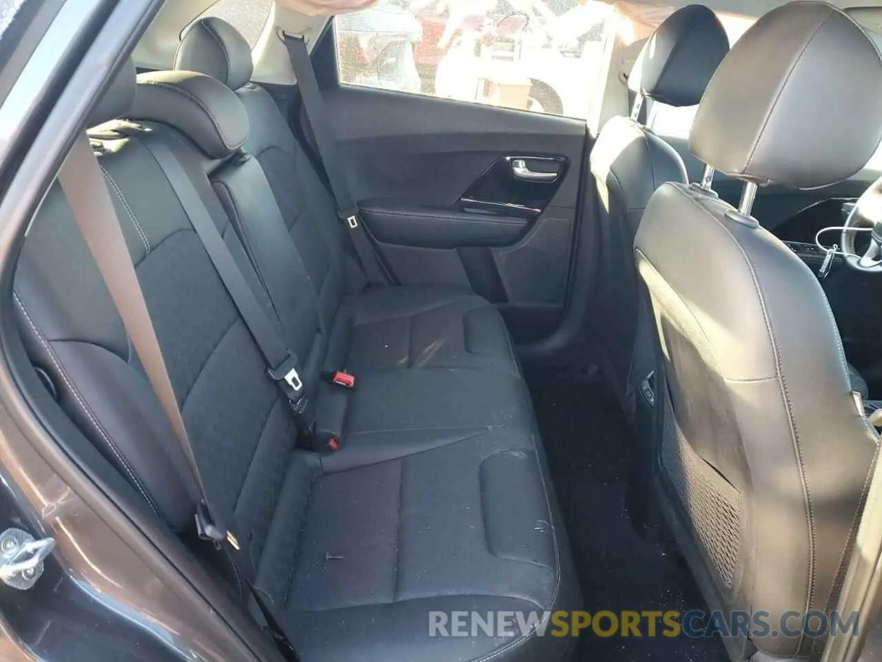 10 fotografías del automóvil dañado KNDCD3LD1L5387344 KIA NIRO 2020