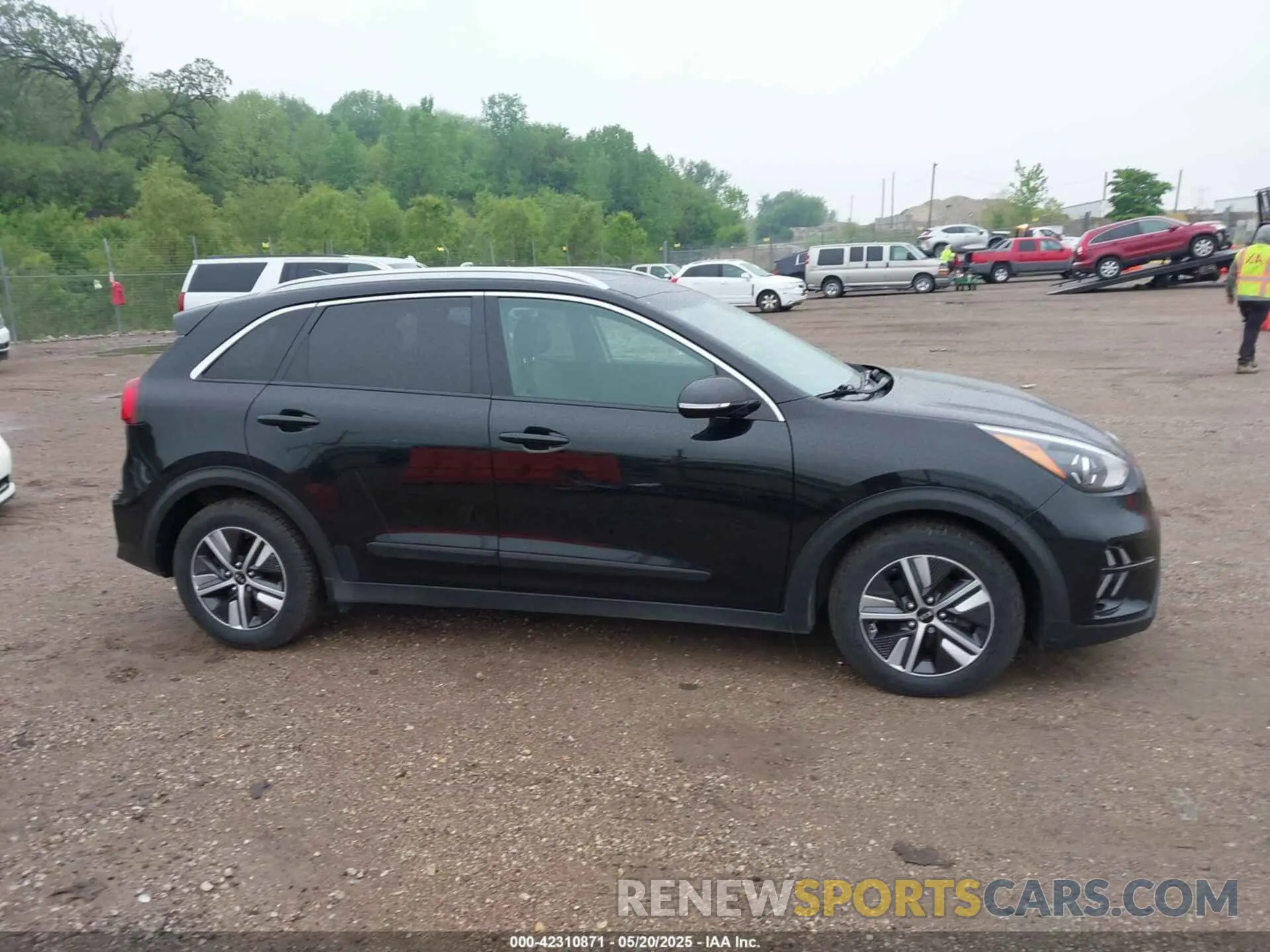 13 fotografías del automóvil dañado KNDCE3LC8L5429027 KIA NIRO 2020