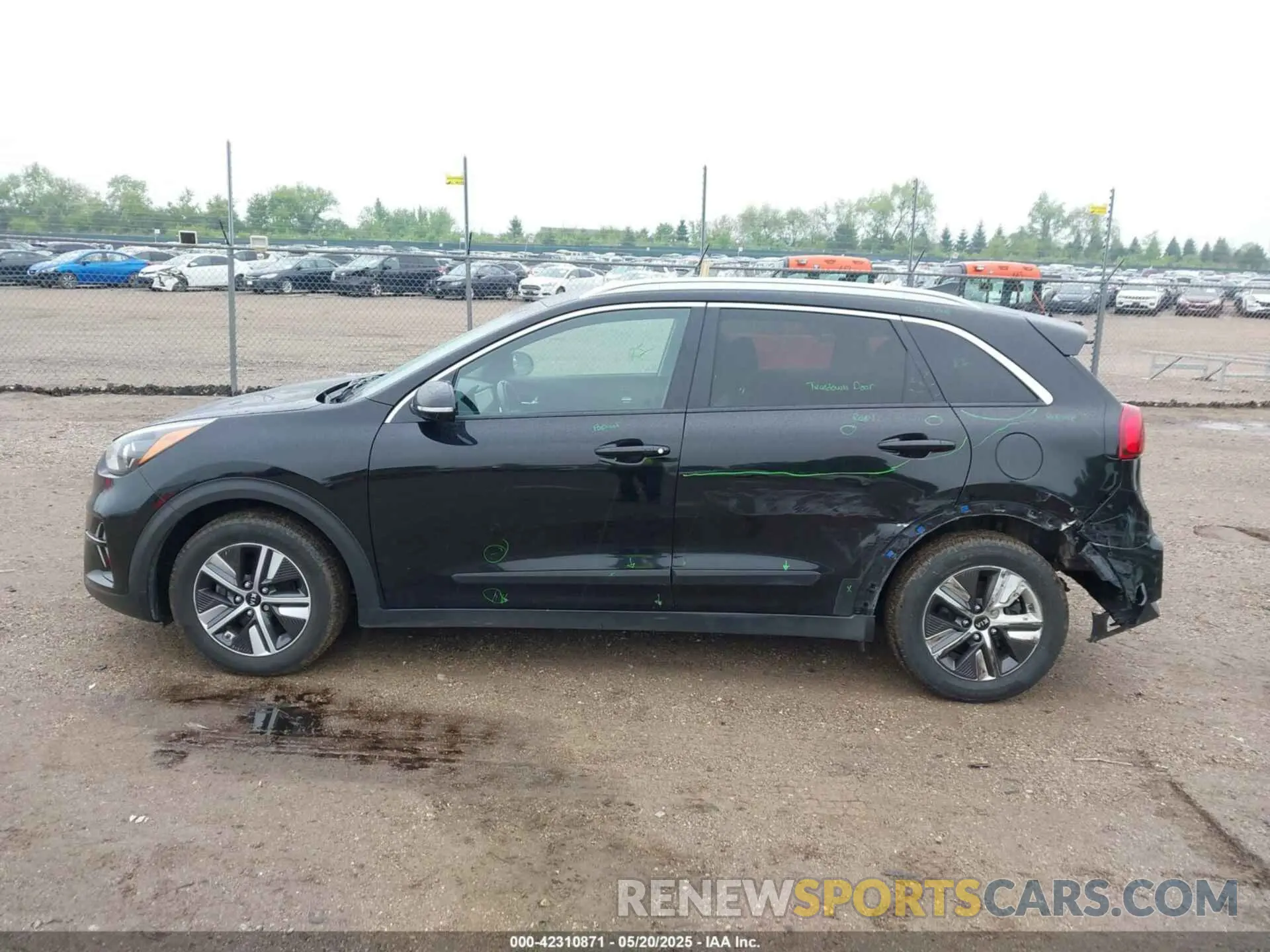 14 fotografías del automóvil dañado KNDCE3LC8L5429027 KIA NIRO 2020
