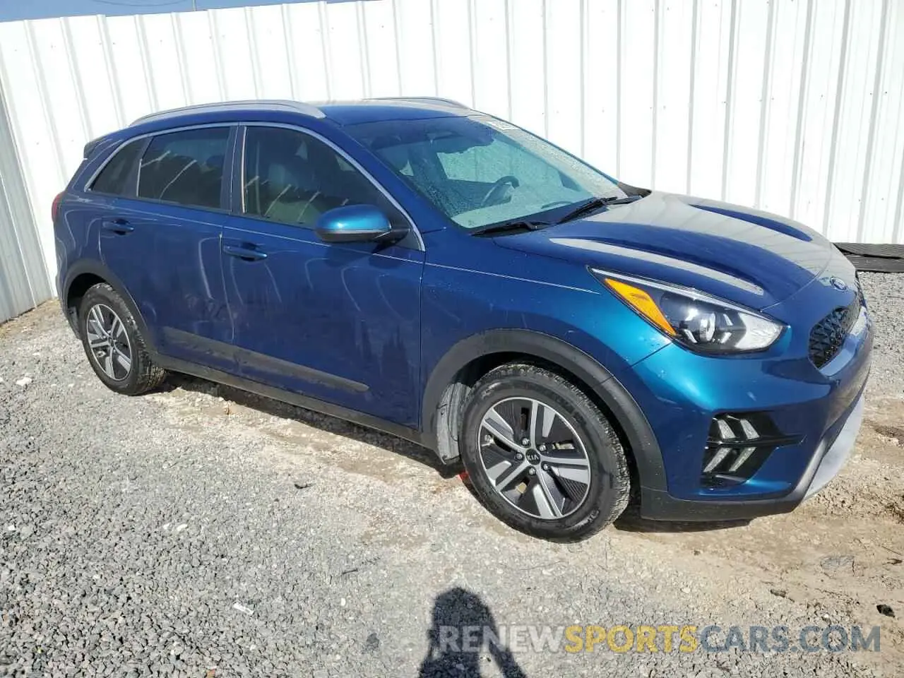 4 fotografías del automóvil dañado KNDCM3LD5L5391557 KIA NIRO 2020