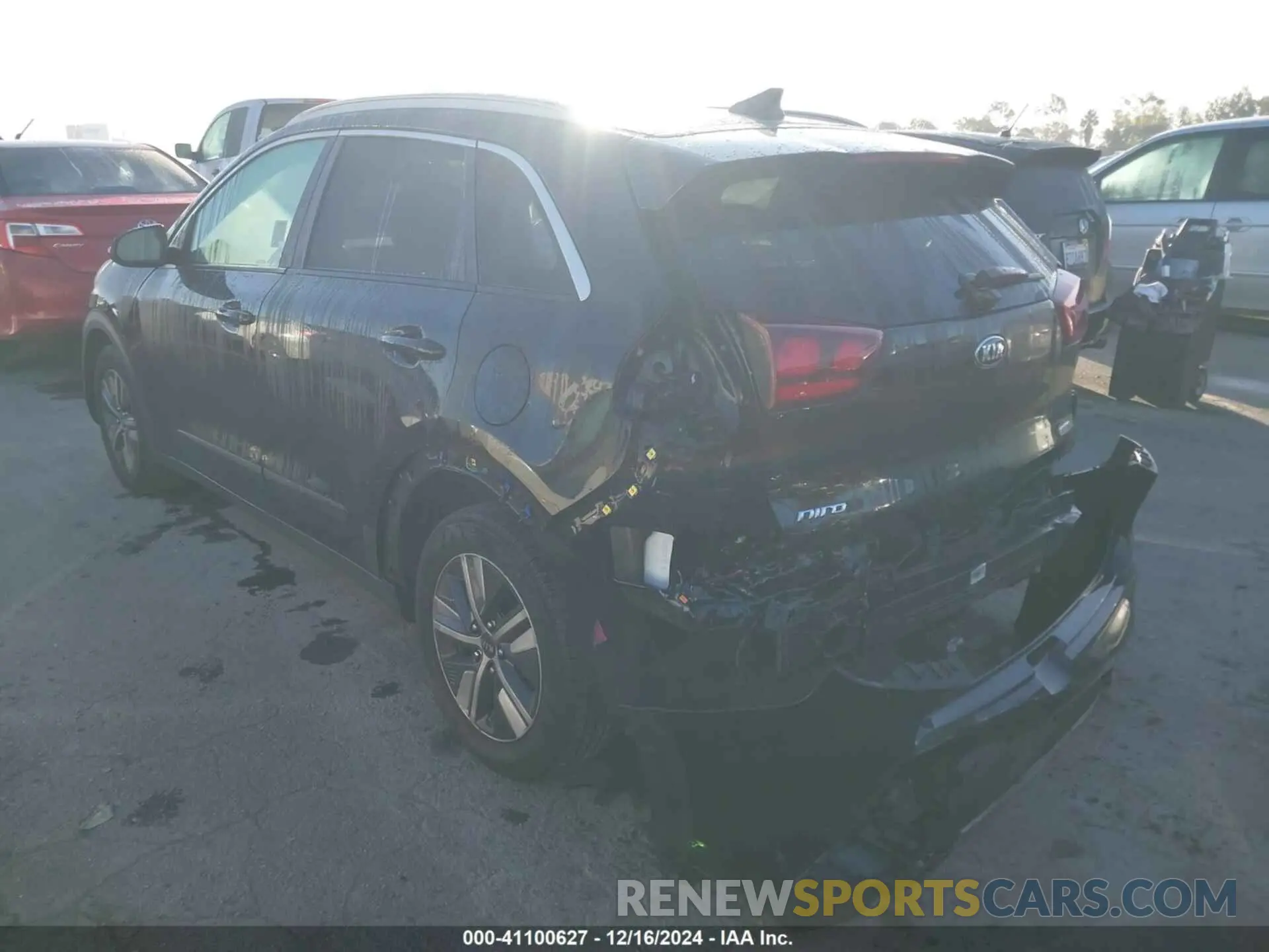 3 fotografías del automóvil dañado KNDCB3LC3M5464553 KIA NIRO 2021