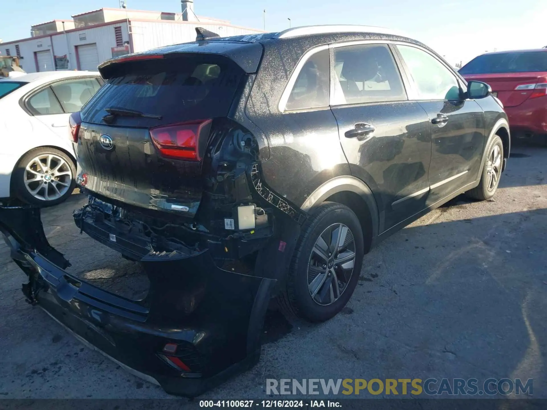 4 fotografías del automóvil dañado KNDCB3LC3M5464553 KIA NIRO 2021