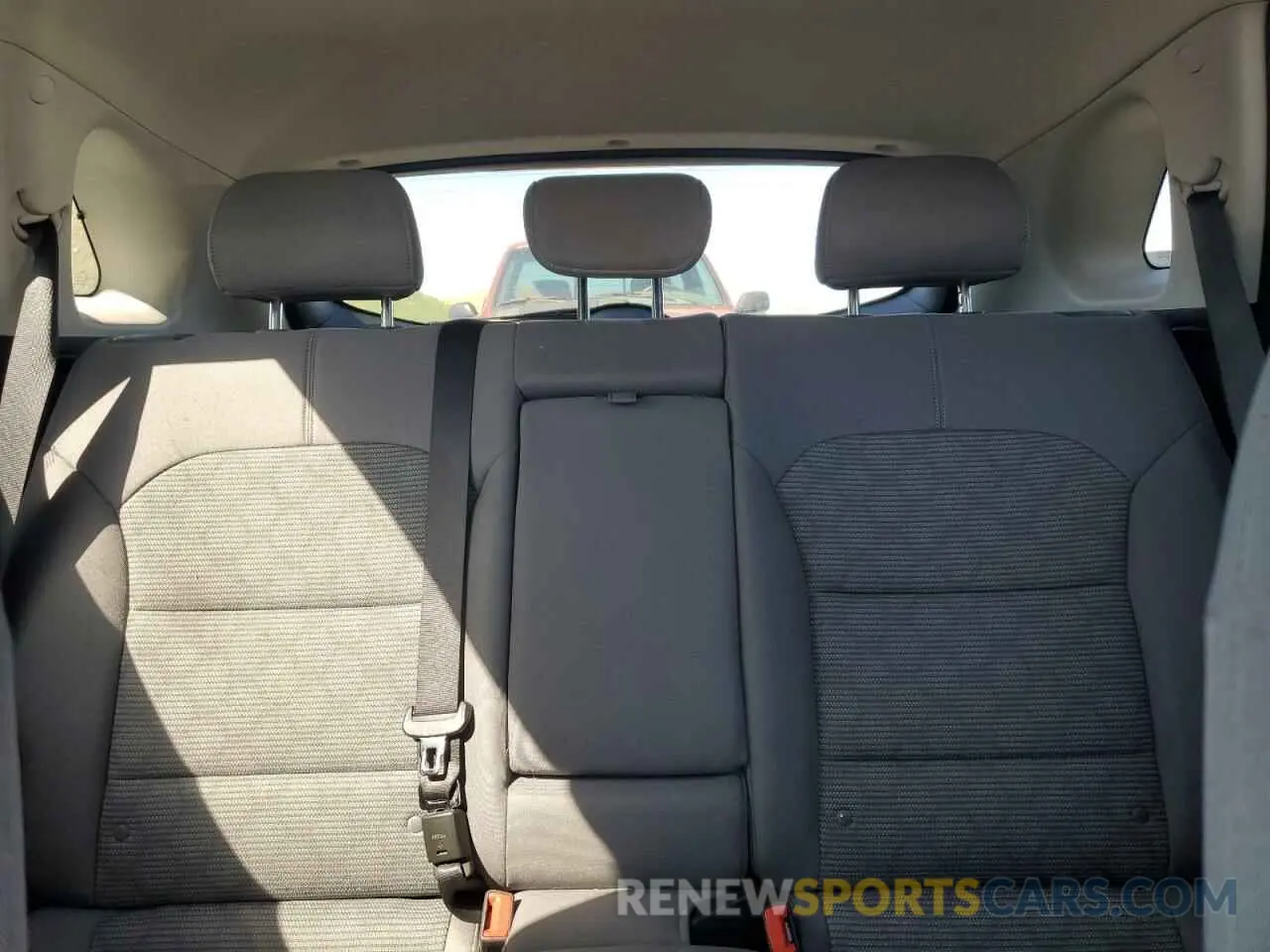 10 fotografías del automóvil dañado KNDCB3LC3M5471647 KIA NIRO 2021