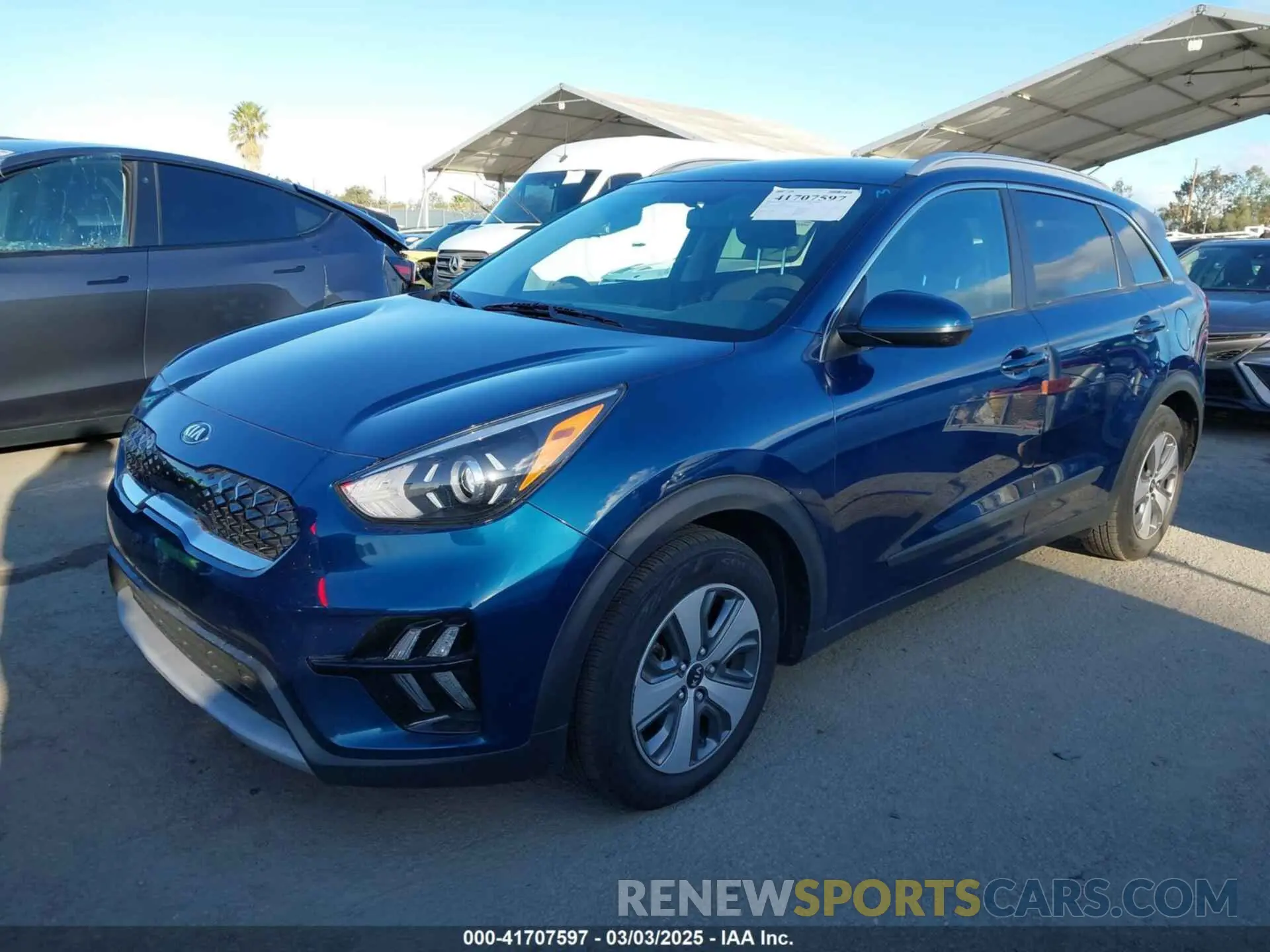 2 fotografías del automóvil dañado KNDCB3LC4M5471852 KIA NIRO 2021