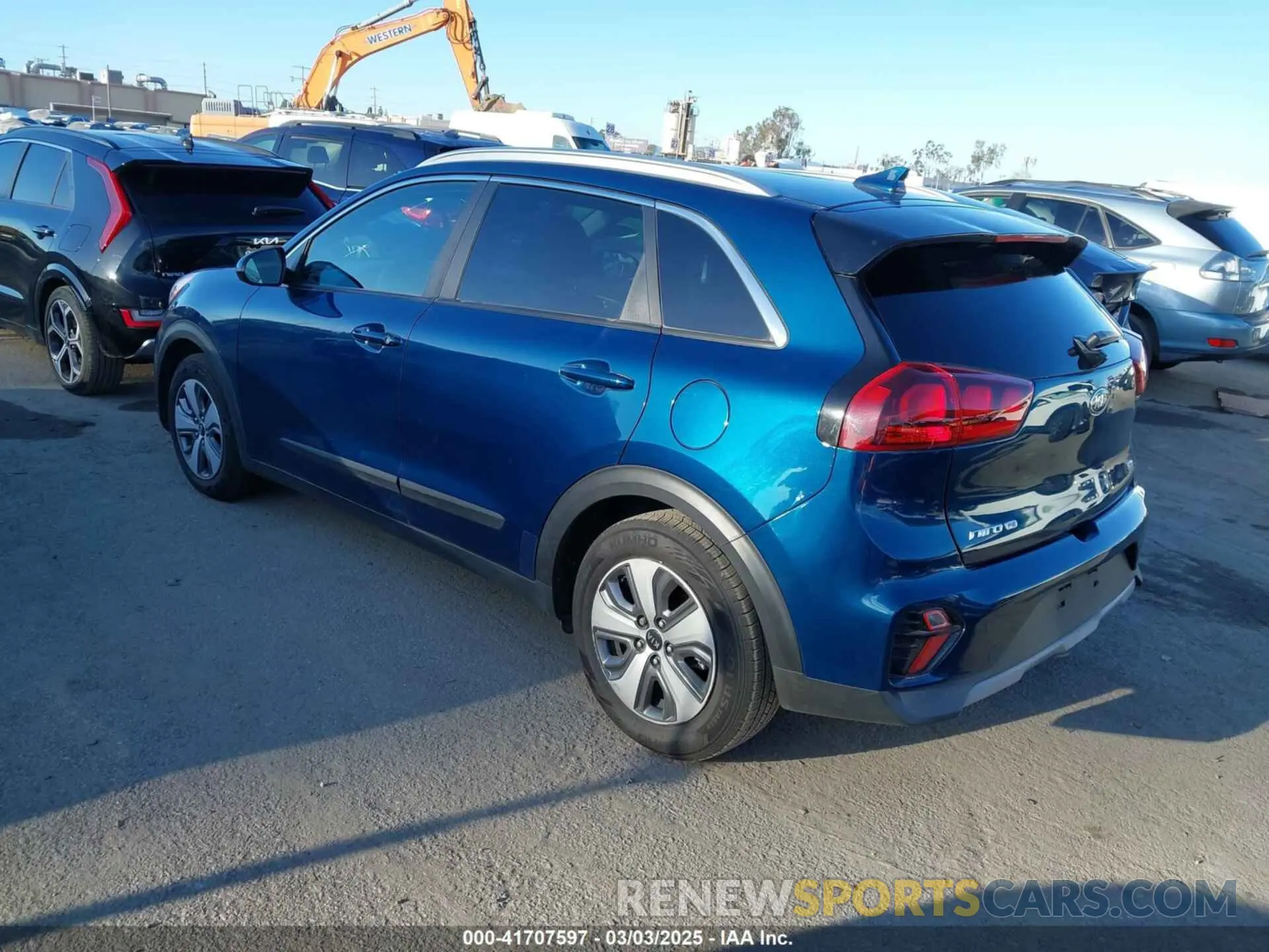 3 fotografías del automóvil dañado KNDCB3LC4M5471852 KIA NIRO 2021