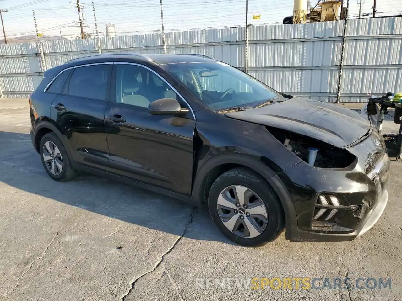 4 fotografías del automóvil dañado KNDCB3LC5M5471746 KIA NIRO 2021