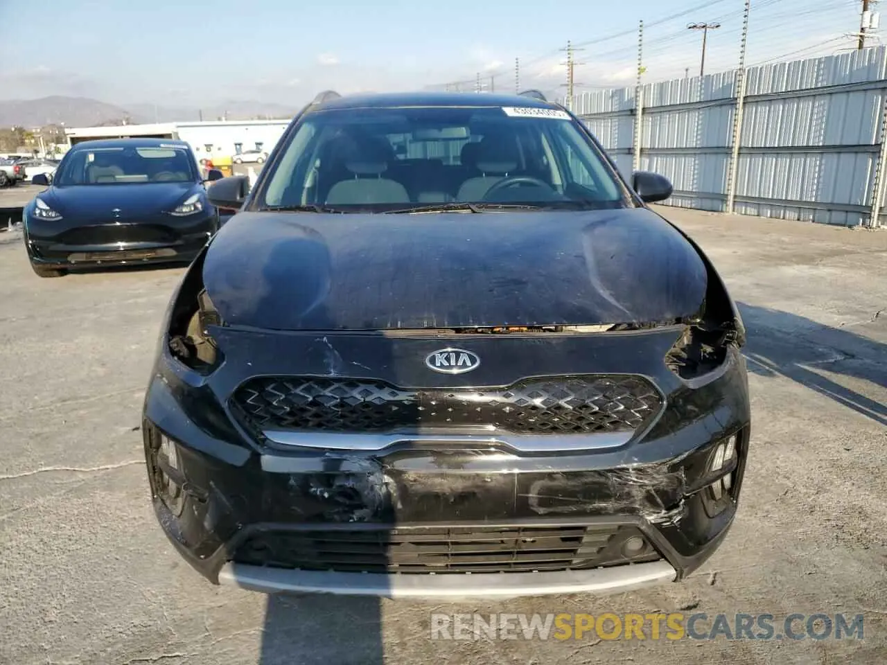 5 fotografías del automóvil dañado KNDCB3LC5M5471746 KIA NIRO 2021