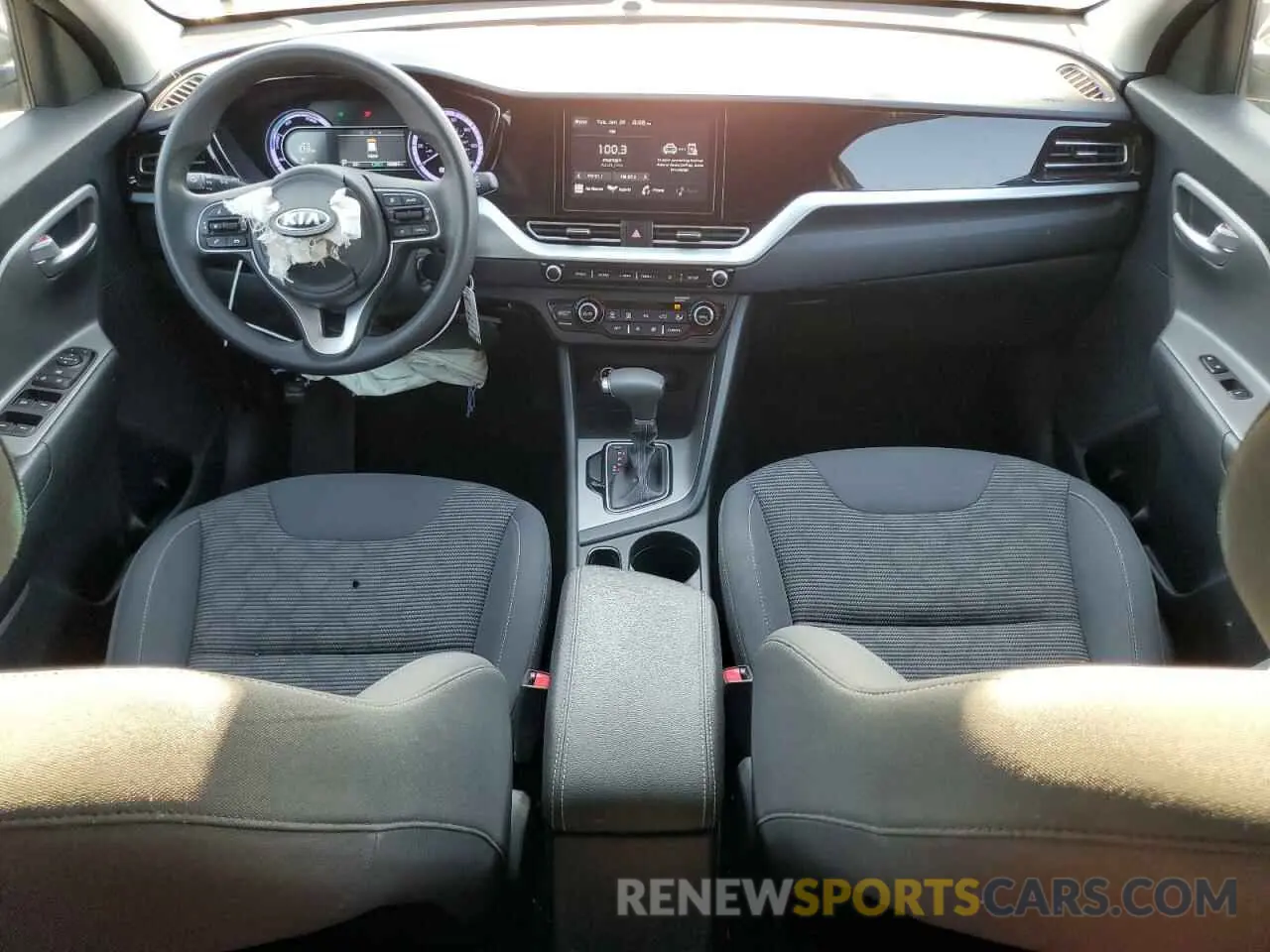 8 fotografías del automóvil dañado KNDCB3LC5M5471746 KIA NIRO 2021