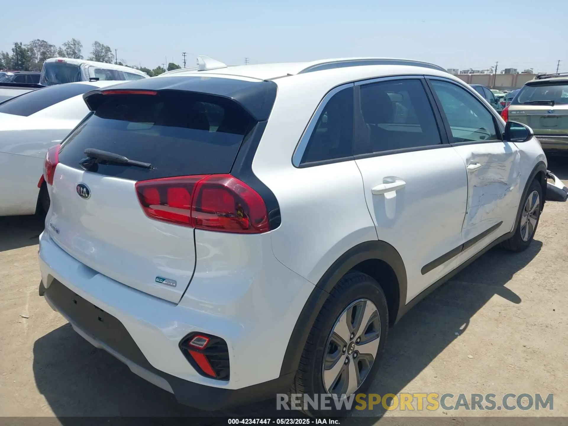 4 fotografías del automóvil dañado KNDCB3LC7M5465642 KIA NIRO 2021