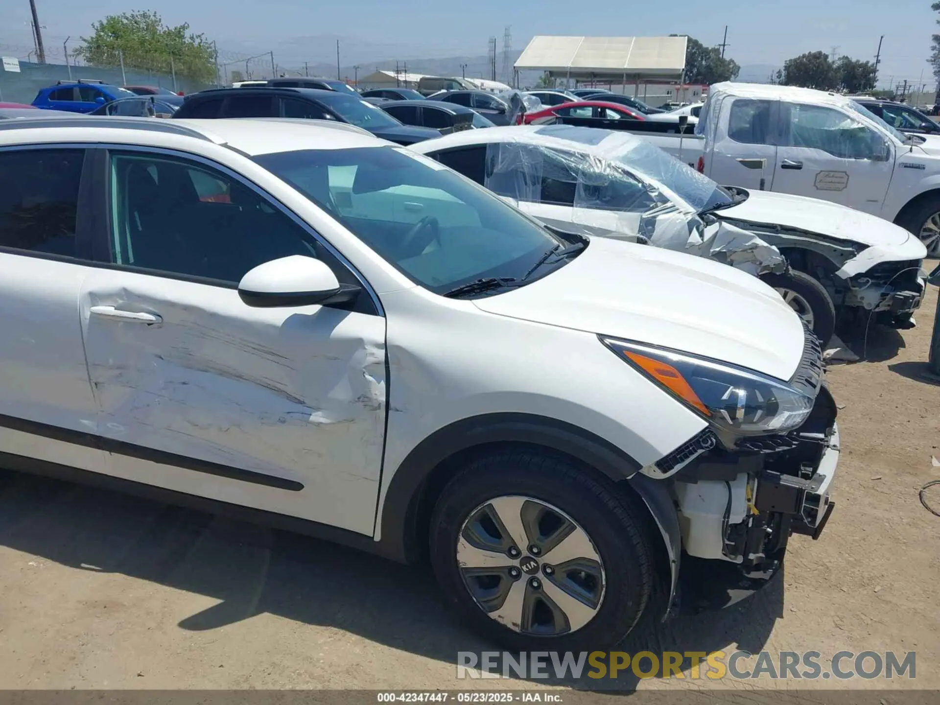 6 fotografías del automóvil dañado KNDCB3LC7M5465642 KIA NIRO 2021