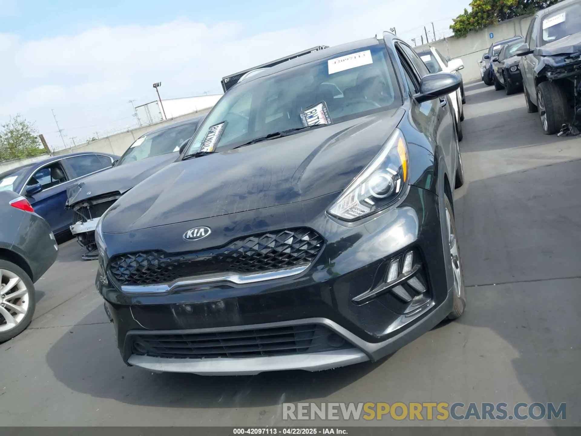 12 fotografías del automóvil dañado KNDCB3LC9M5475783 KIA NIRO 2021