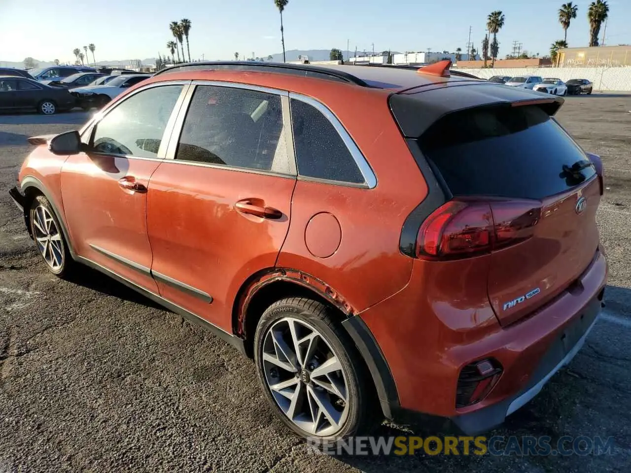 2 fotografías del automóvil dañado KNDCC3LC1M5475550 KIA NIRO 2021