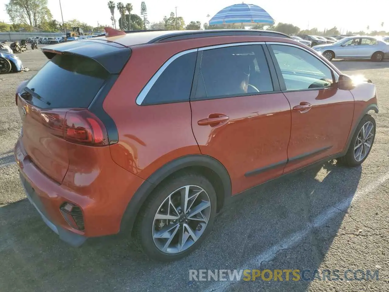 3 fotografías del automóvil dañado KNDCC3LC1M5475550 KIA NIRO 2021