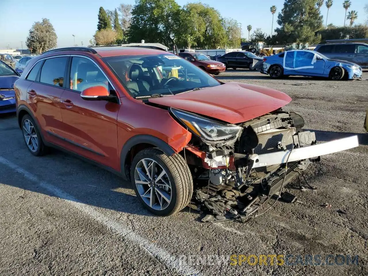 4 fotografías del automóvil dañado KNDCC3LC1M5475550 KIA NIRO 2021