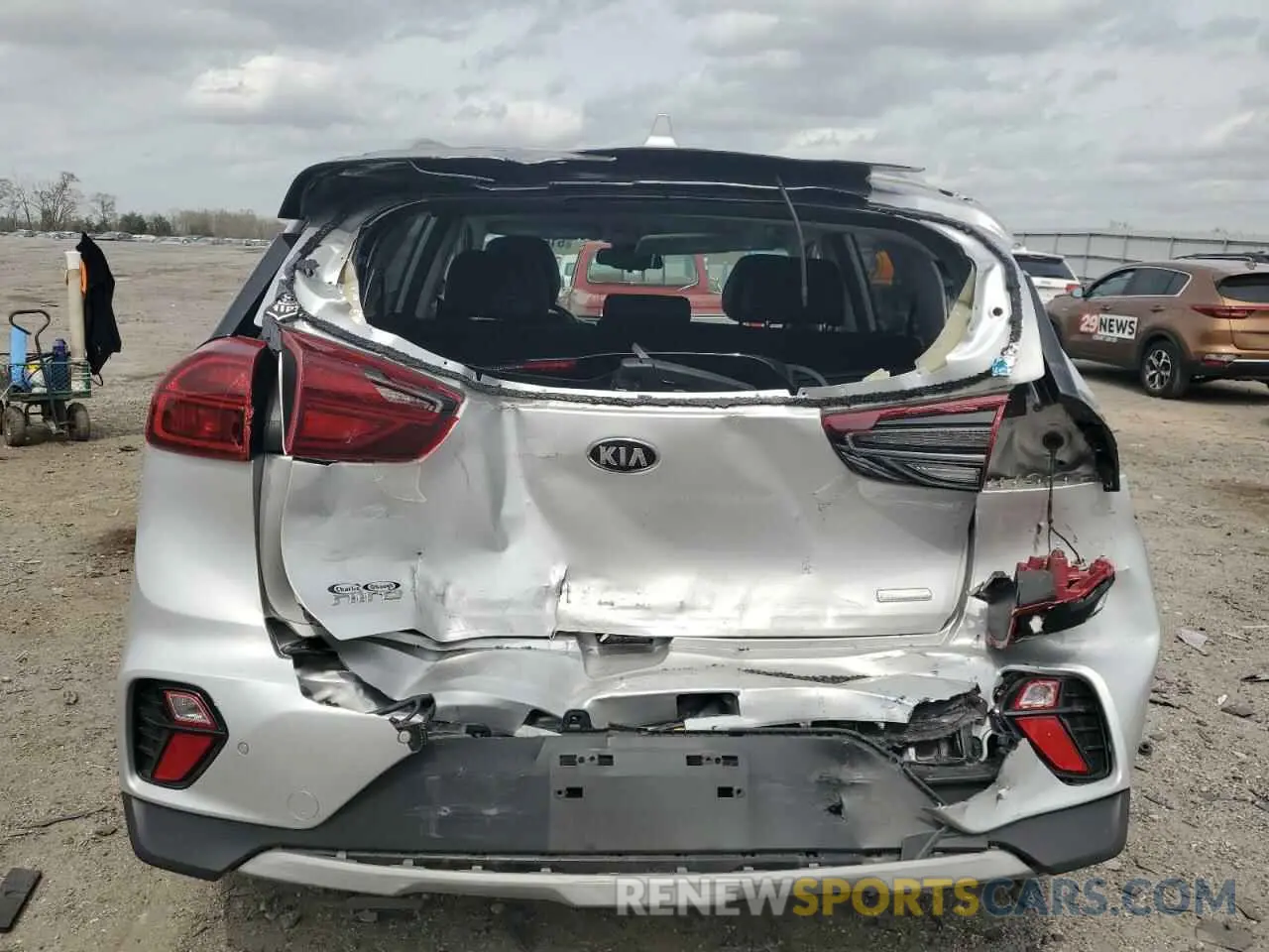 6 fotografías del automóvil dañado KNDCE3LC2M5462655 KIA NIRO 2021