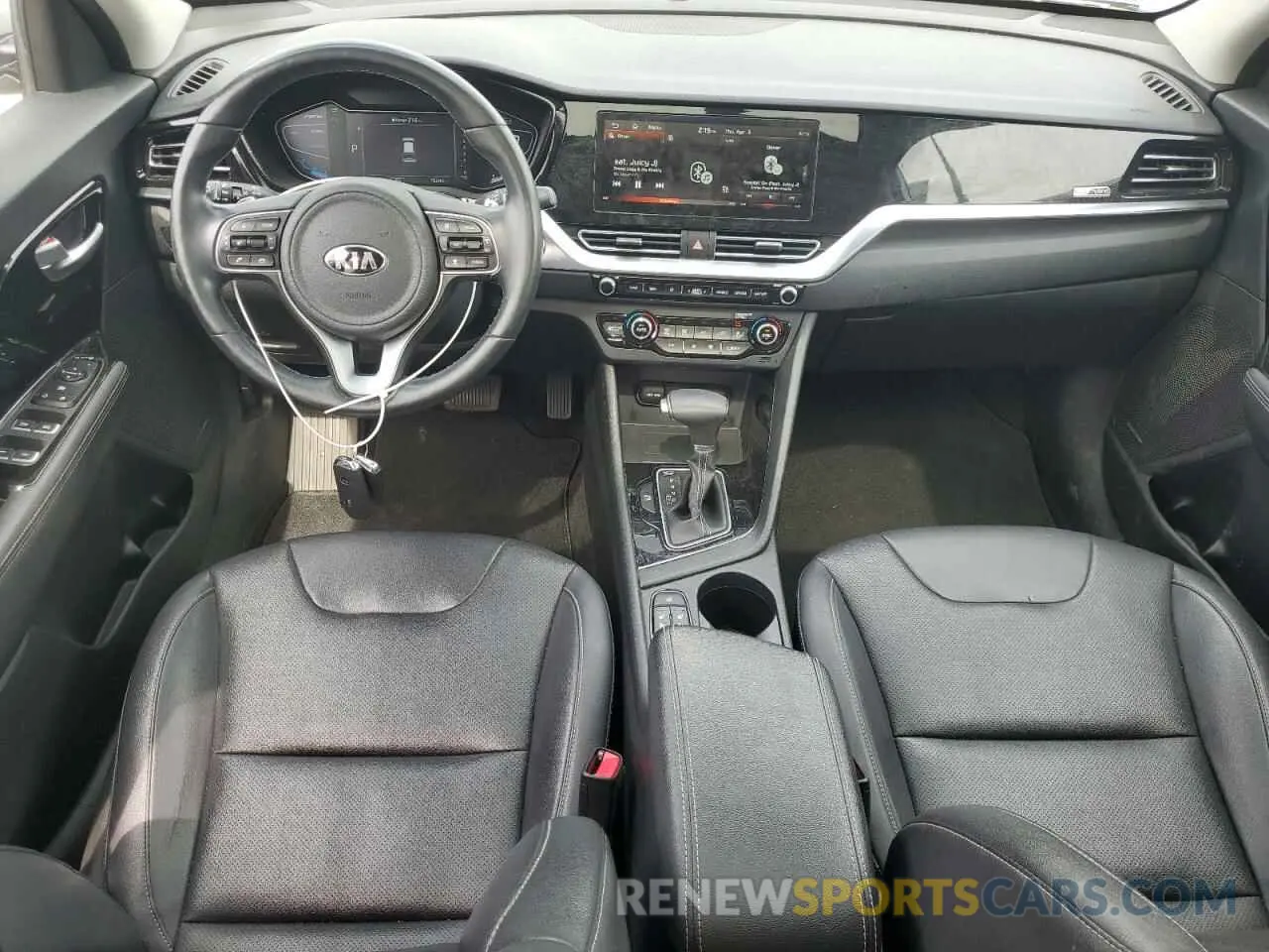 8 fotografías del automóvil dañado KNDCE3LC2M5462655 KIA NIRO 2021