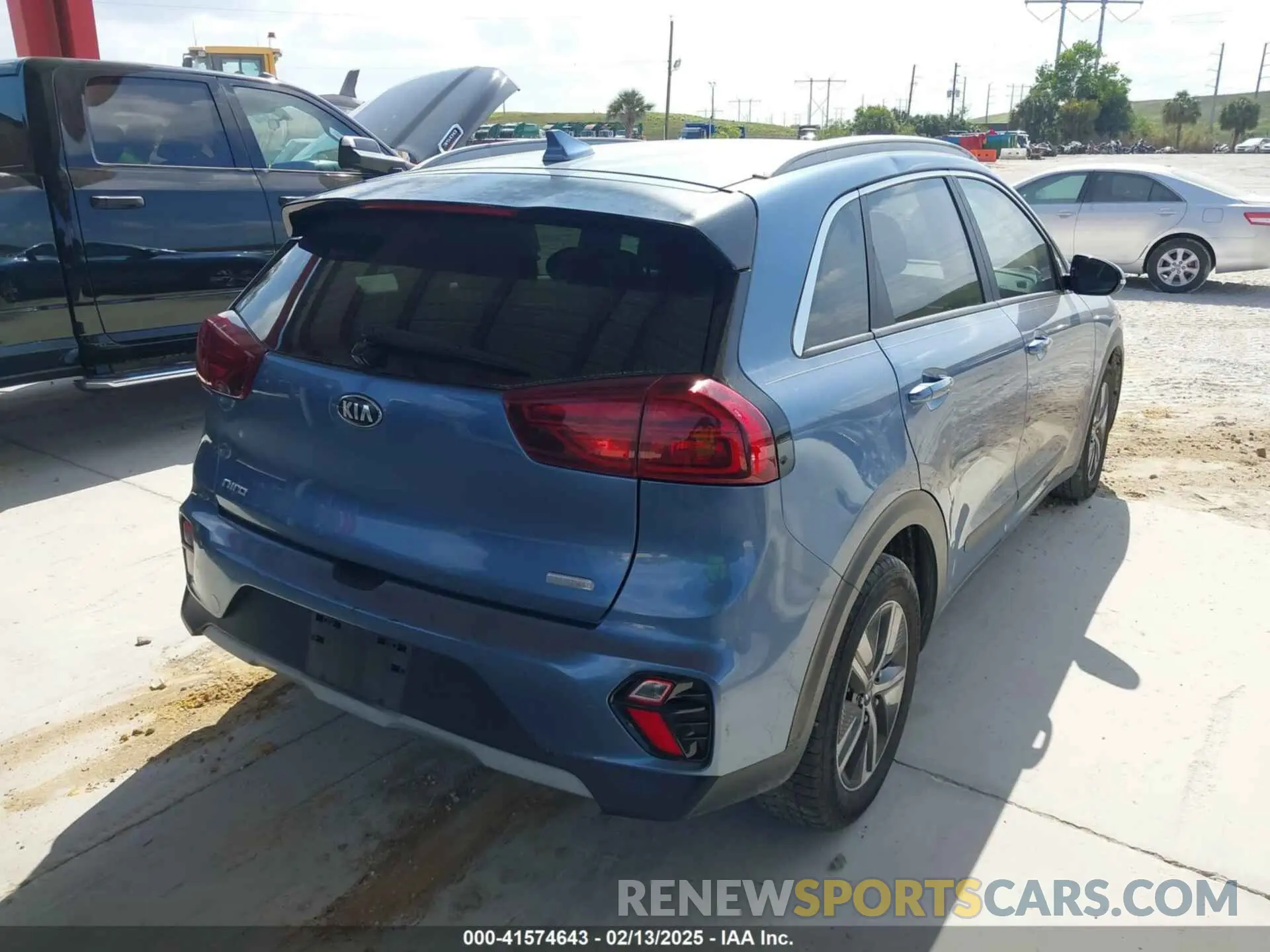 4 fotografías del automóvil dañado KNDCE3LCXM5481843 KIA NIRO 2021