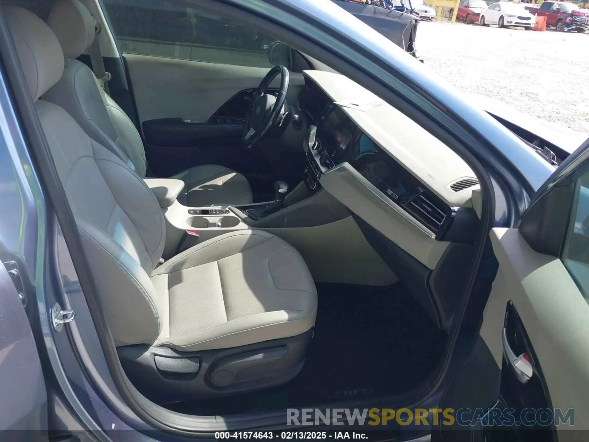 5 fotografías del automóvil dañado KNDCE3LCXM5481843 KIA NIRO 2021