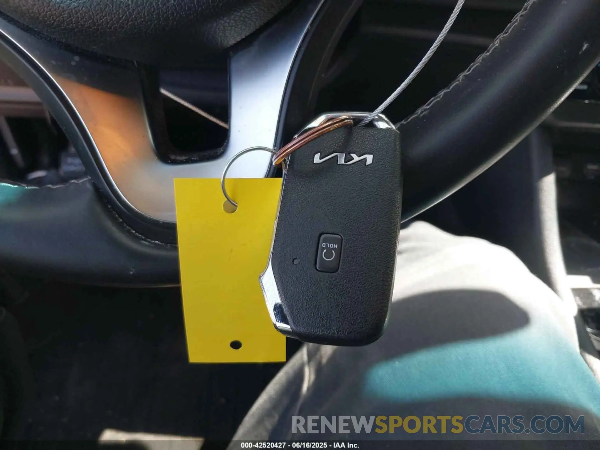 11 fotografías del automóvil dañado KNDCB3LC0N5548587 KIA NIRO 2022
