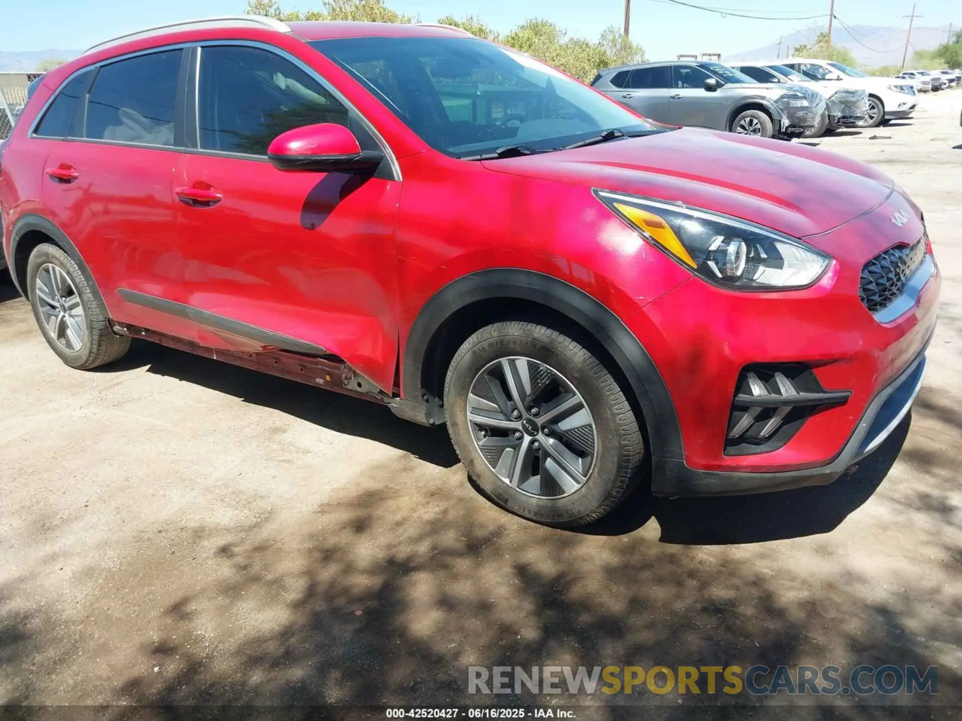 6 fotografías del automóvil dañado KNDCB3LC0N5548587 KIA NIRO 2022