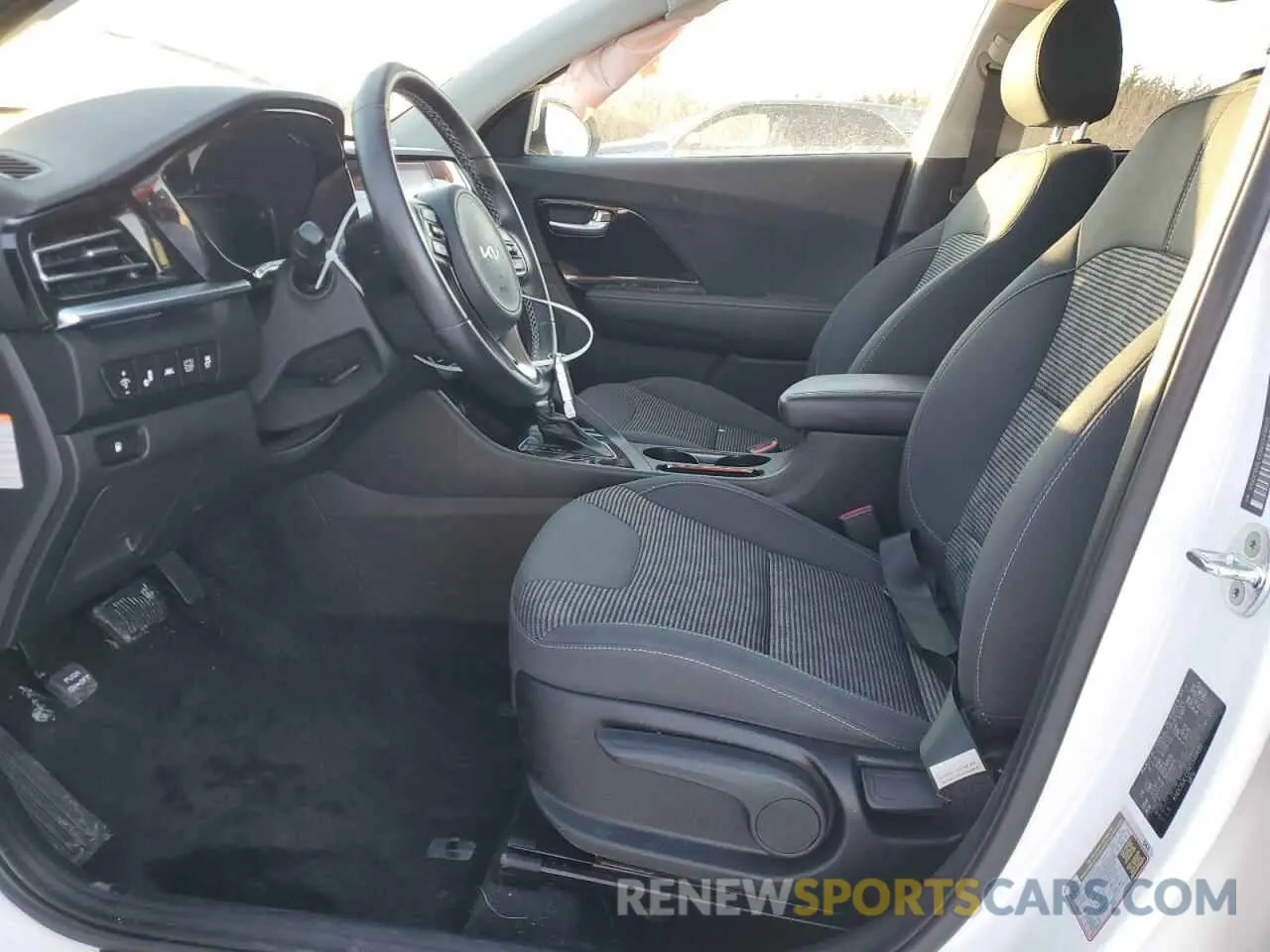 7 fotografías del automóvil dañado KNDCB3LC0N5549691 KIA NIRO 2022