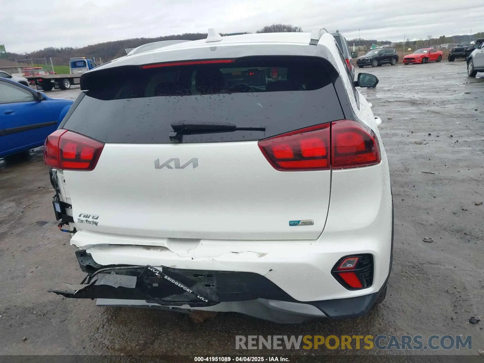 17 fotografías del automóvil dañado KNDCB3LC1N5510527 KIA NIRO 2022