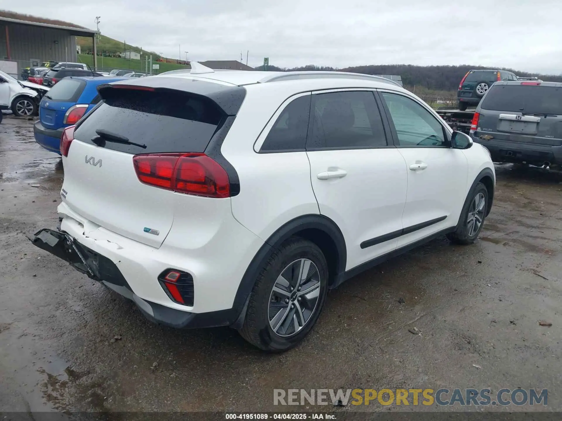 4 fotografías del automóvil dañado KNDCB3LC1N5510527 KIA NIRO 2022