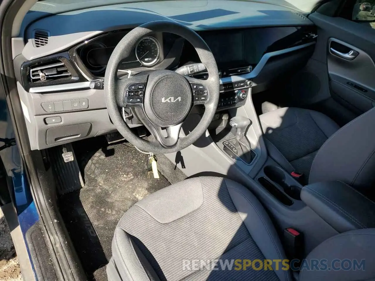 8 fotografías del automóvil dañado KNDCB3LC1N5532916 KIA NIRO 2022