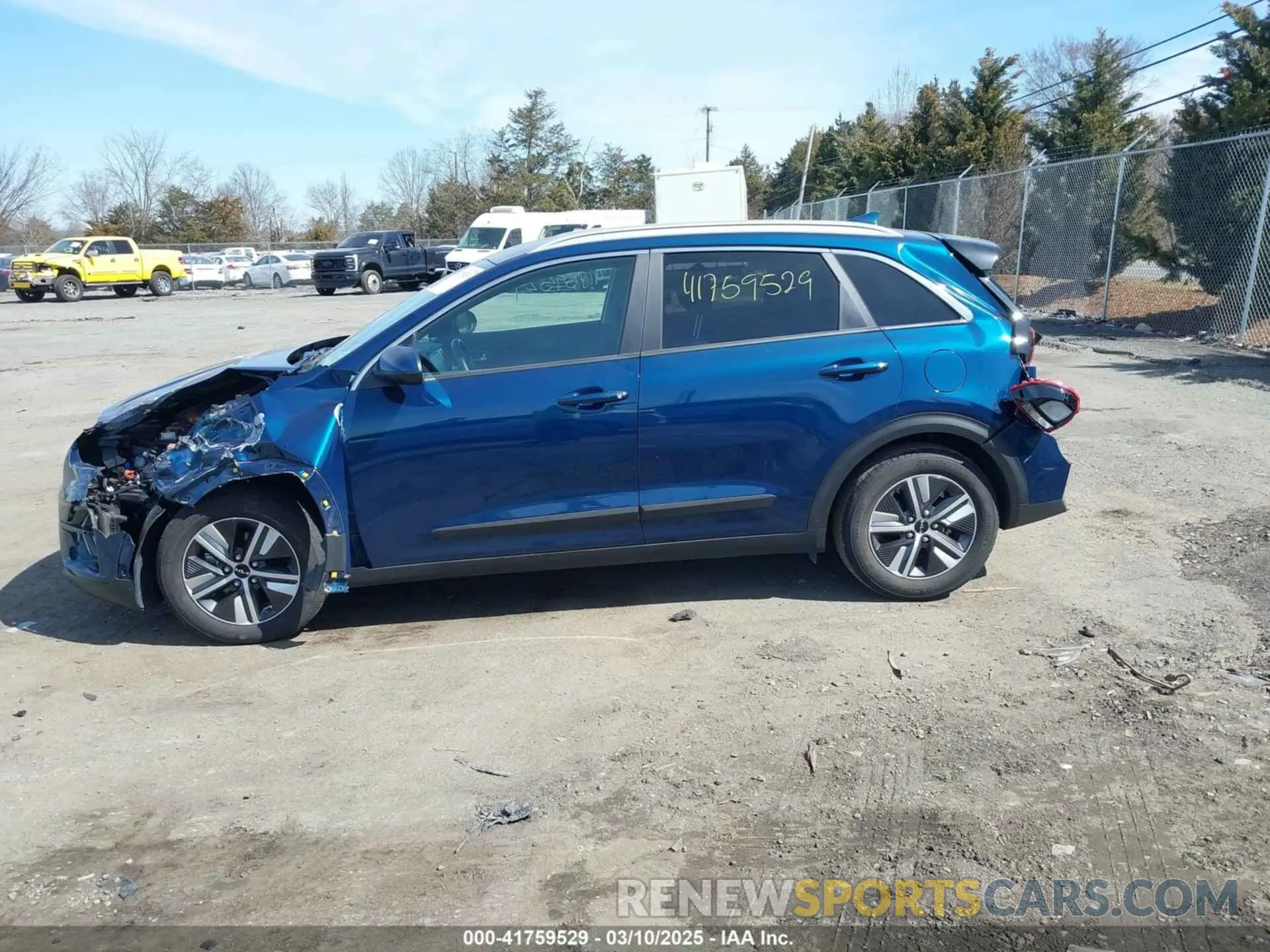 13 fotografías del automóvil dañado KNDCB3LC1N5537663 KIA NIRO 2022