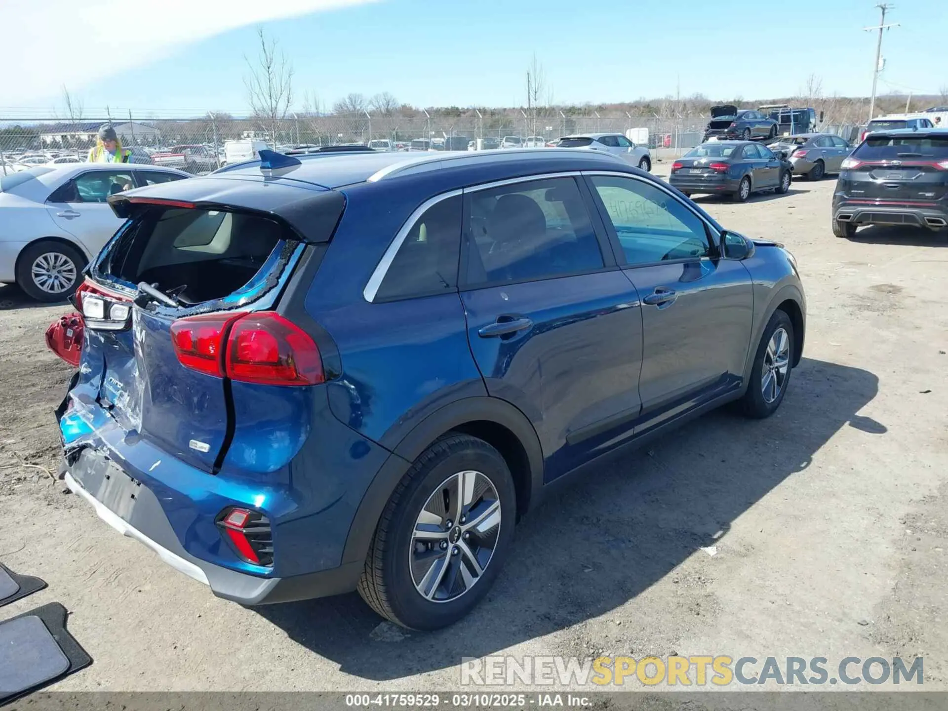 4 fotografías del automóvil dañado KNDCB3LC1N5537663 KIA NIRO 2022