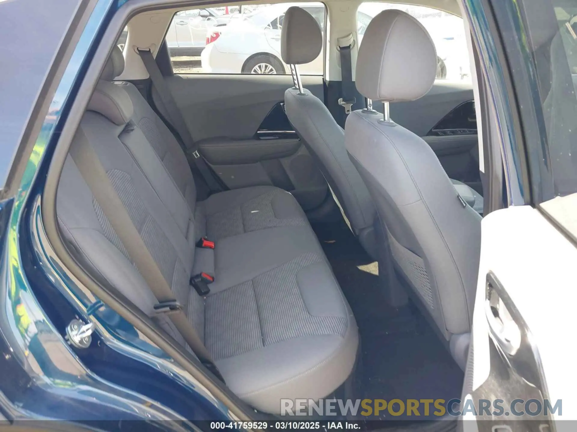 8 fotografías del automóvil dañado KNDCB3LC1N5537663 KIA NIRO 2022