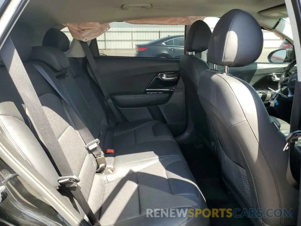 11 fotografías del automóvil dañado KNDCB3LC2N5549594 KIA NIRO 2022