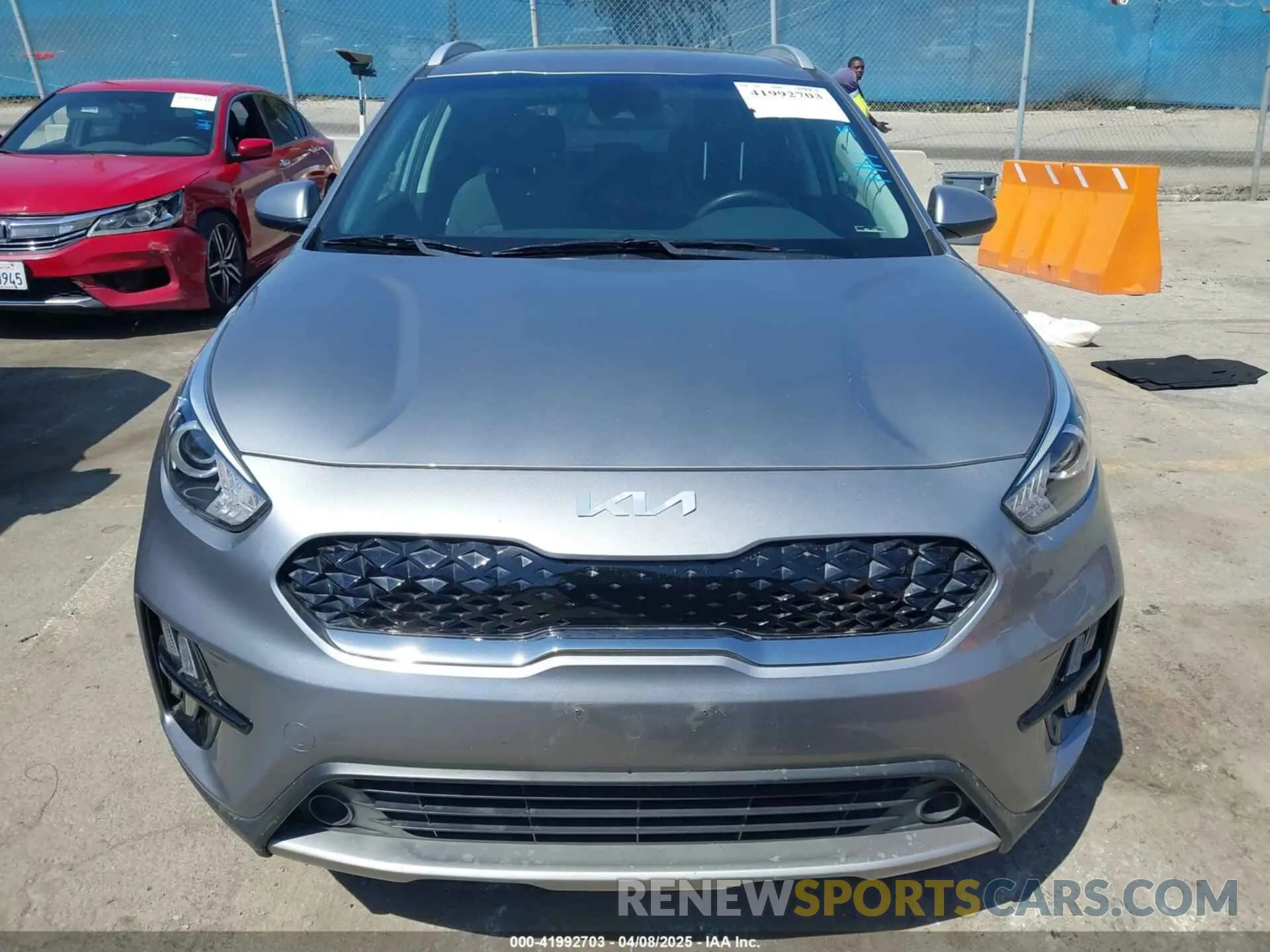 12 fotografías del automóvil dañado KNDCB3LC3N5548003 KIA NIRO 2022