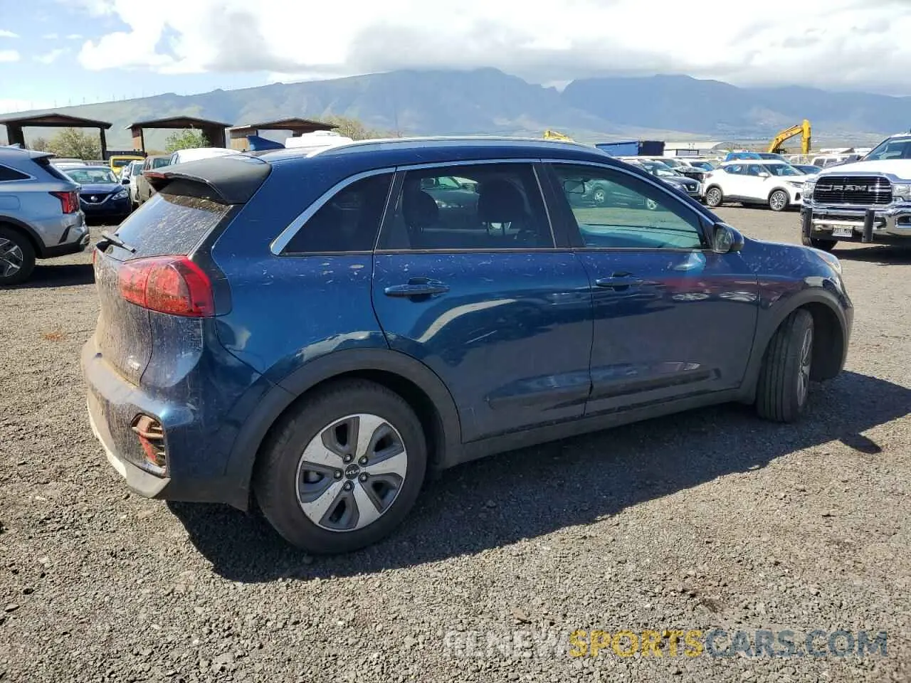 3 fotografías del automóvil dañado KNDCB3LC6N5500771 KIA NIRO 2022