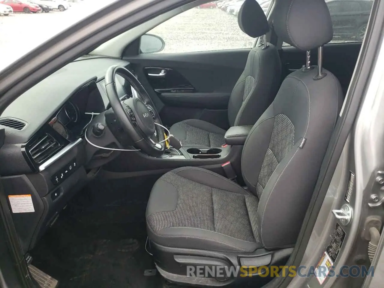 7 fotografías del automóvil dañado KNDCB3LC6N5546682 KIA NIRO 2022