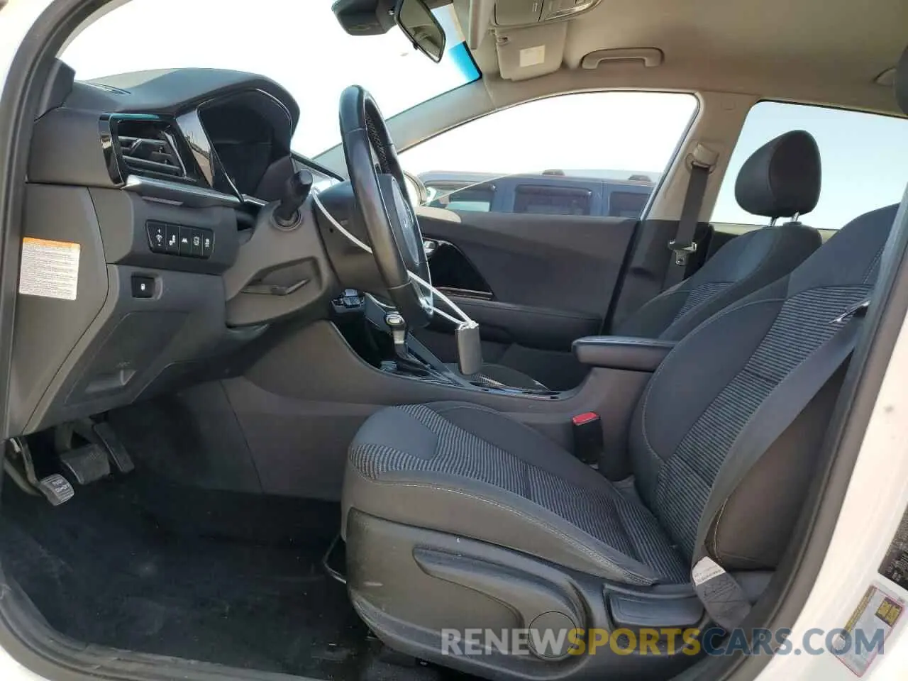 7 fotografías del automóvil dañado KNDCB3LC6N5548660 KIA NIRO 2022