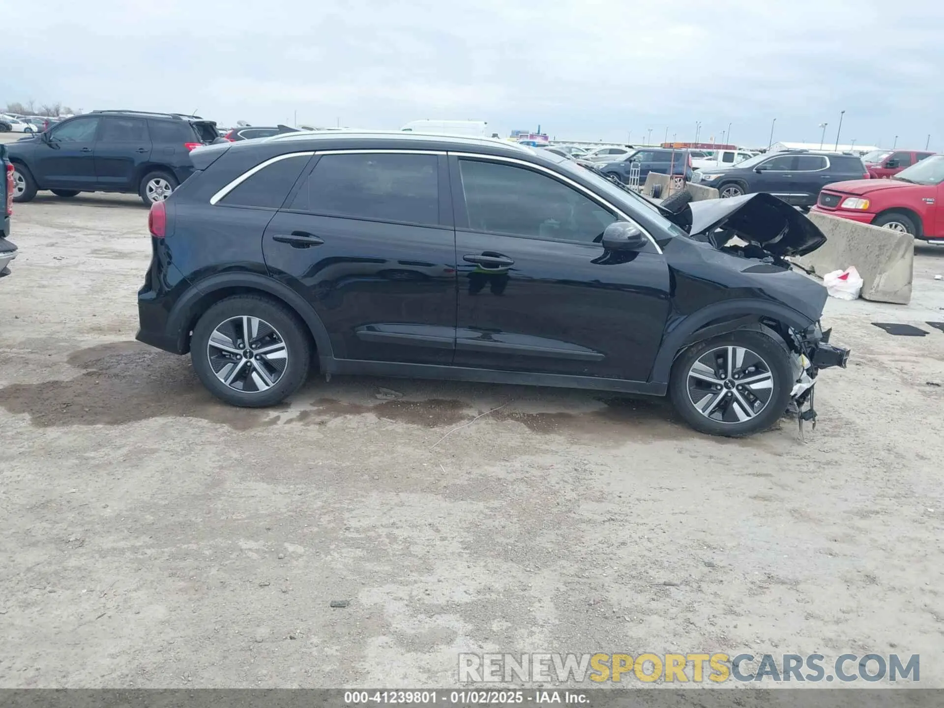 13 fotografías del automóvil dañado KNDCB3LC9N5501400 KIA NIRO 2022