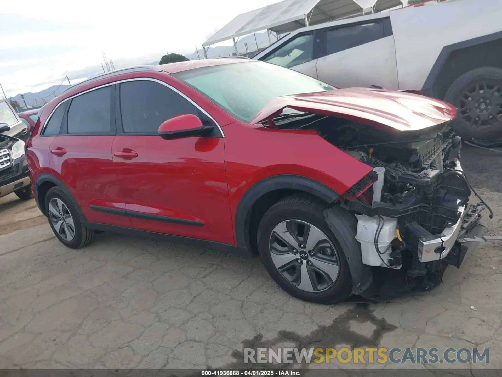 13 fotografías del automóvil dañado KNDCB3LCXN5519145 KIA NIRO 2022
