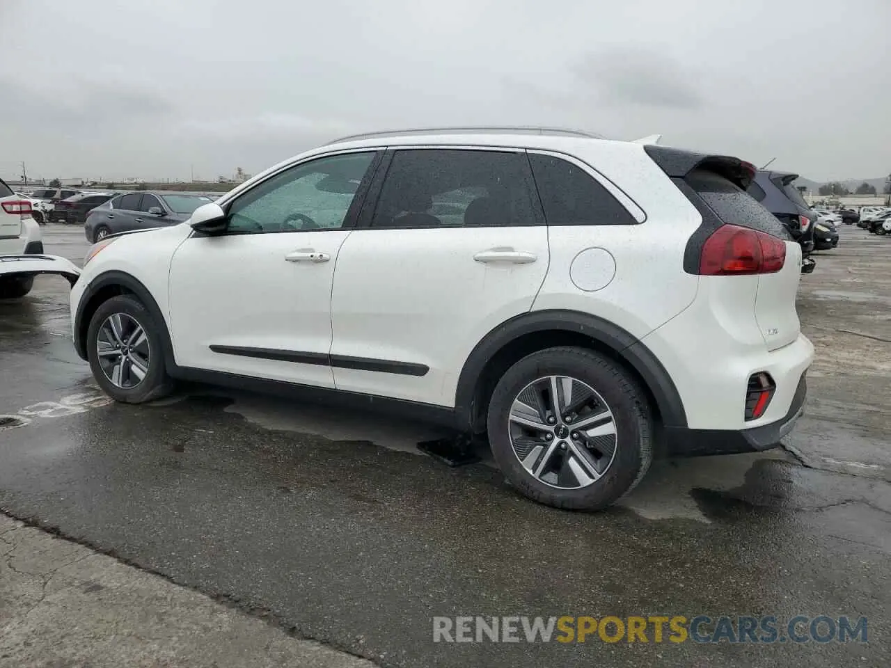 2 fotografías del automóvil dañado KNDCB3LCXN5547723 KIA NIRO 2022