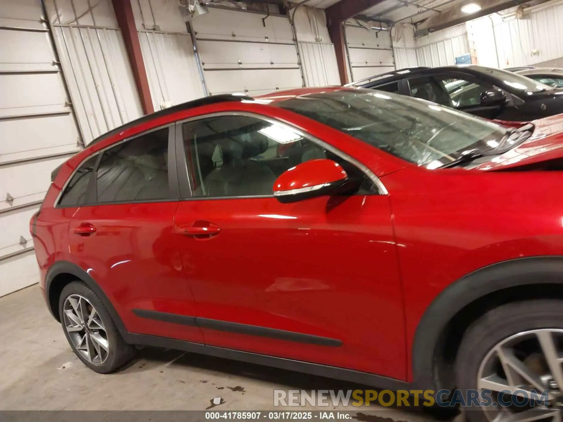 14 fotografías del automóvil dañado KNDCC3LC4N5518800 KIA NIRO 2022